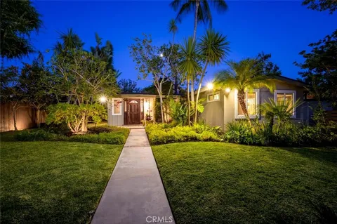 $2,495,000 | 1962 Fullerton Avenue, Costa Mesa, CA 92627
