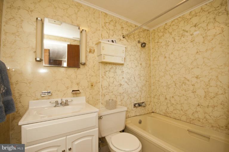 4714 Vicky Road Baltimore, MD 21236 - Photo 20 of 20 Bath