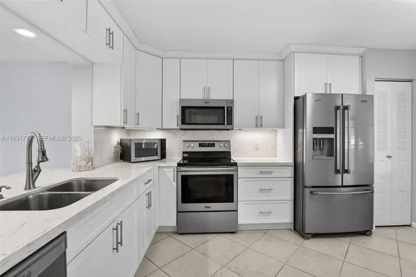 $235,000 | 901 Southwest 128th Terrace, Unit 102A, Pembroke Pines, FL 33027