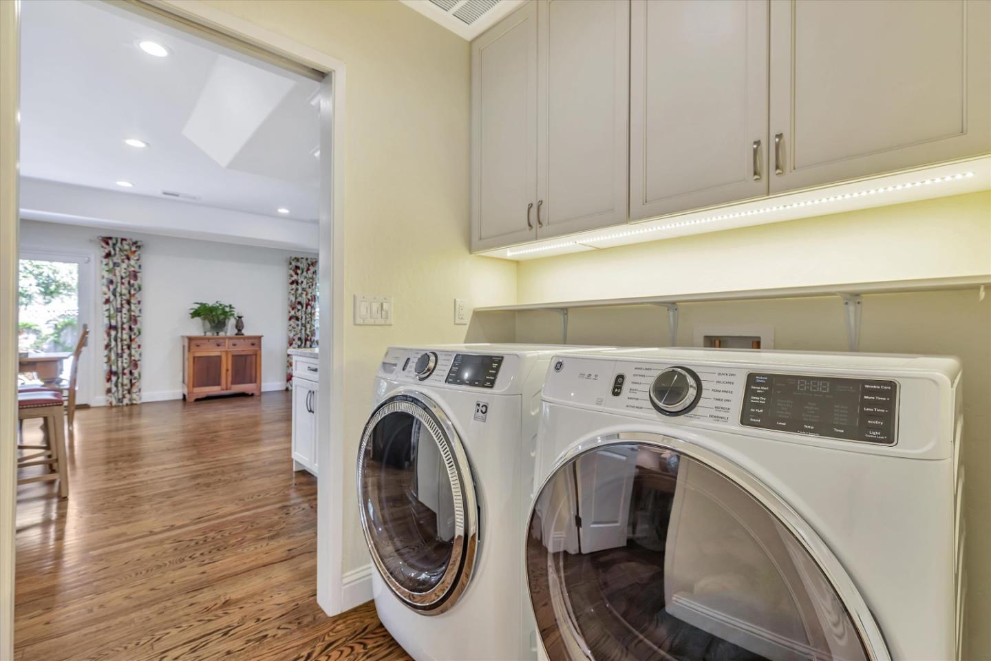 1190 Bruckner Circle Mountain View, CA 94040 - Photo 20 of 51 a utility room with dryer and washer