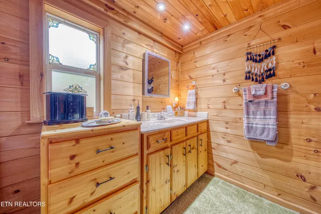 $359,000 | 533 Epperson Road, Tellico Plains, TN 37385