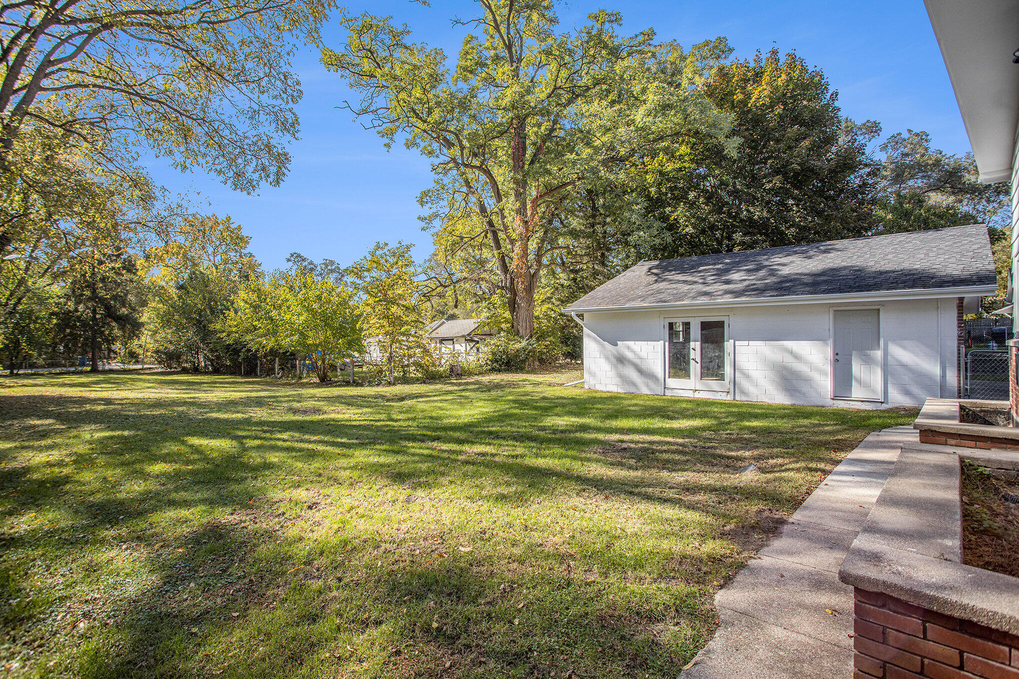 160 Rook Street Battle Creek, MI 49014 - Photo 15 of 15 yard