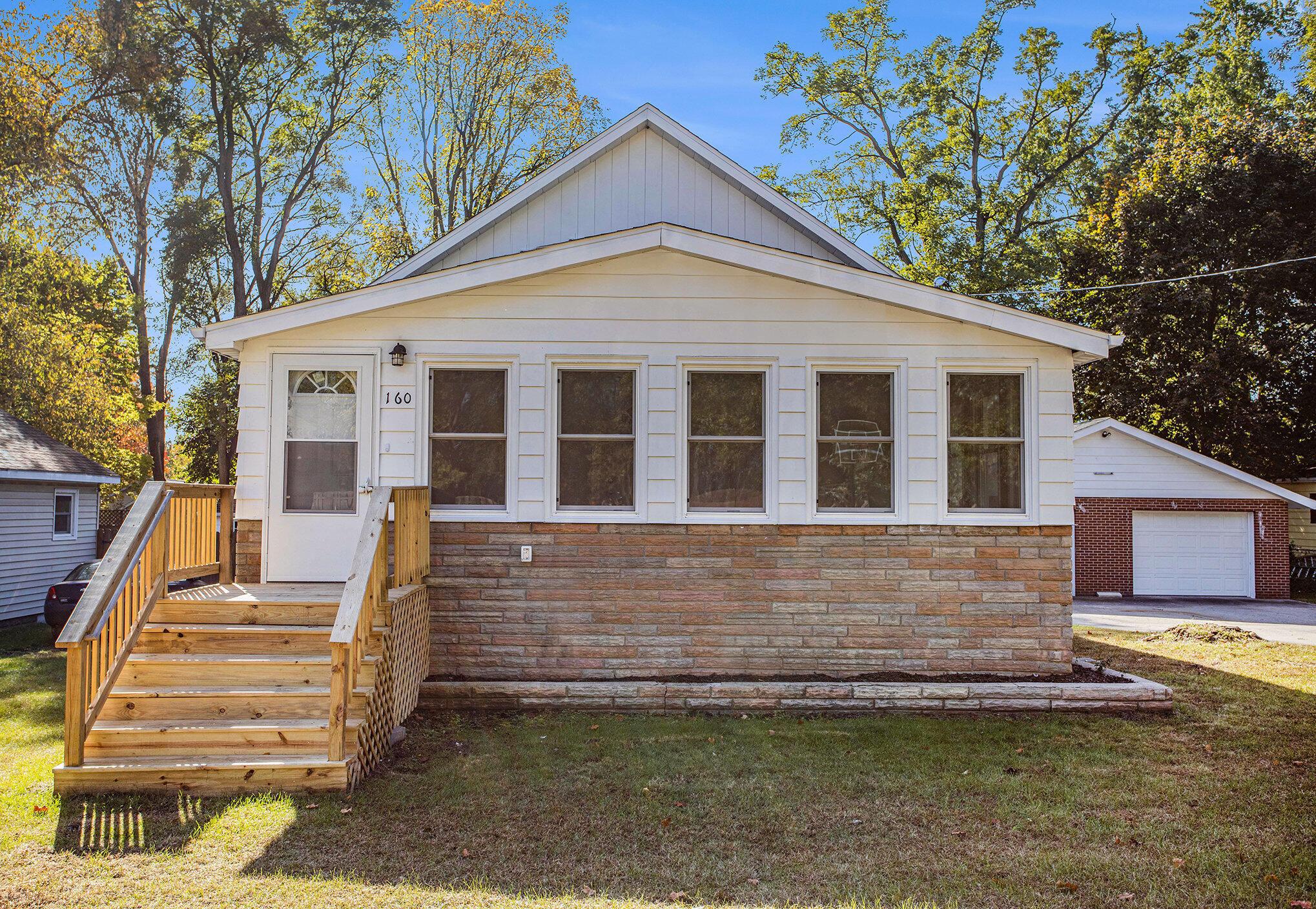 160 Rook Street Battle Creek, MI 49014 - Photo 2 of 15 front daylite