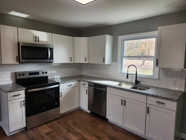 $184,900 | 530 South Military Street, Loretto, TN 38469