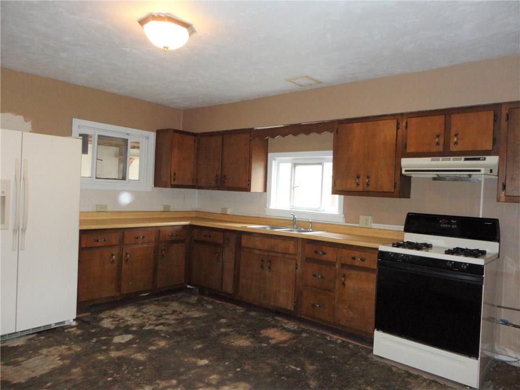 625 Spring Street Mars, PA 16046 - Photo 8 of 21 Large Kitchen that measures 14x13.