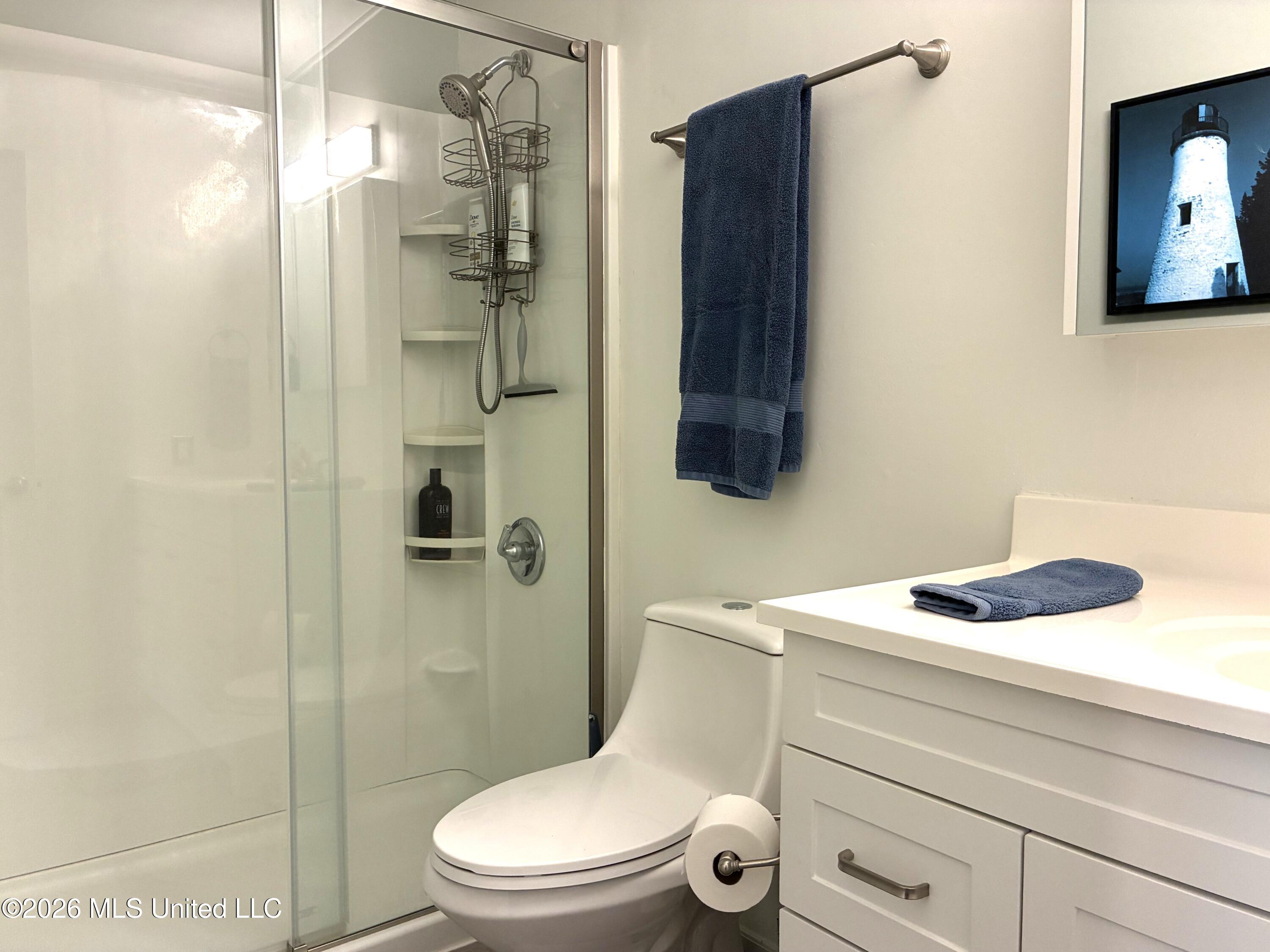 222 Highpoint Drive Diamondhead, MS 39525 - Photo 24 of 32 222 hp bath 1