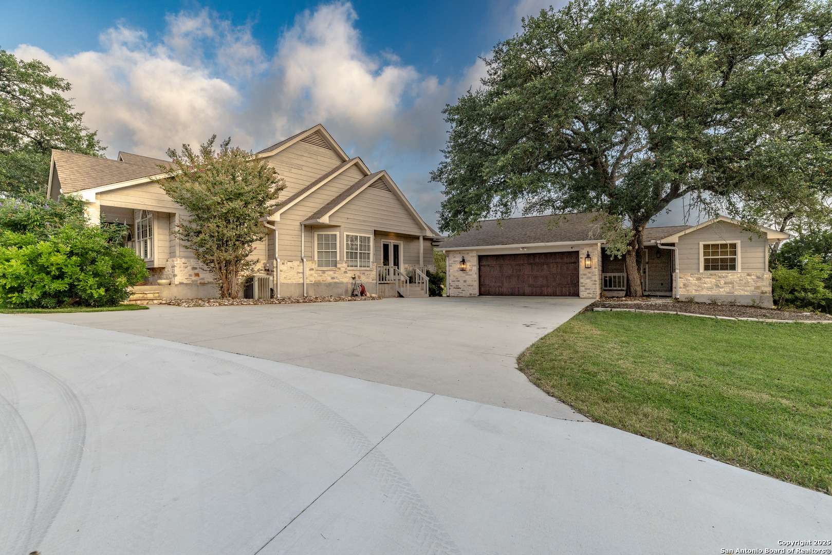 7046 Devonshire Drive Spring Branch, TX 78070 - Photo 3 of 49