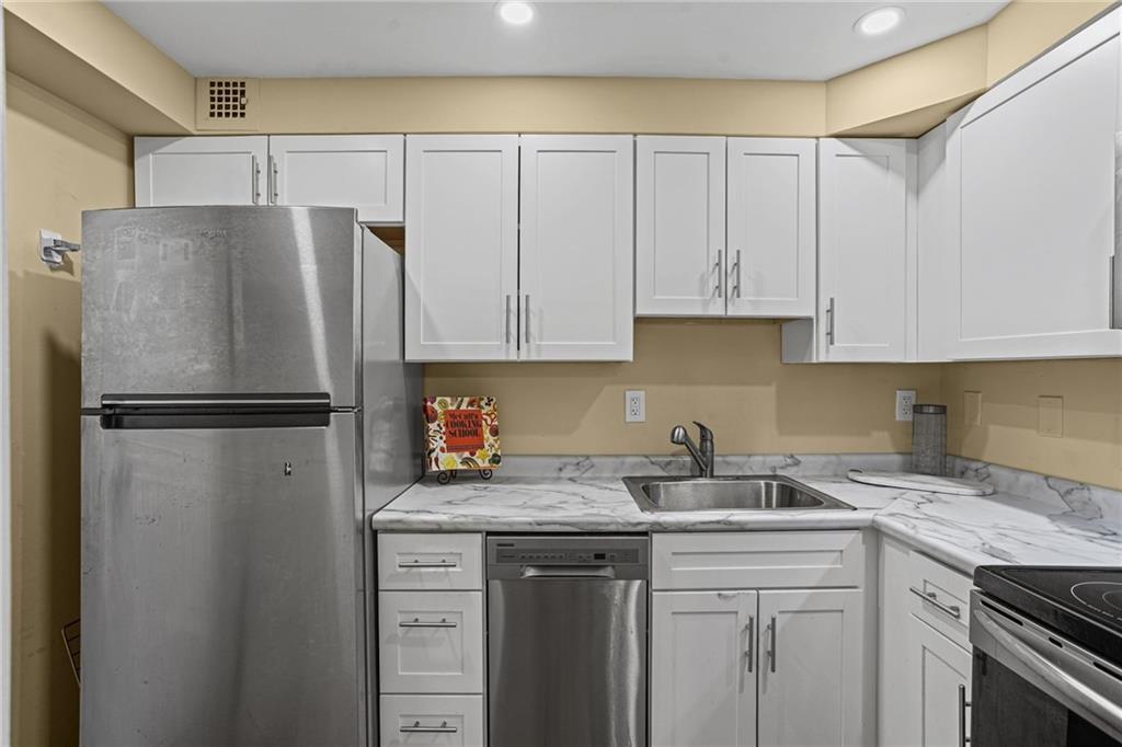 4601 Fifth Avenue, Unit 221 Pittsburgh, PA 15213 - Photo 15 of 44