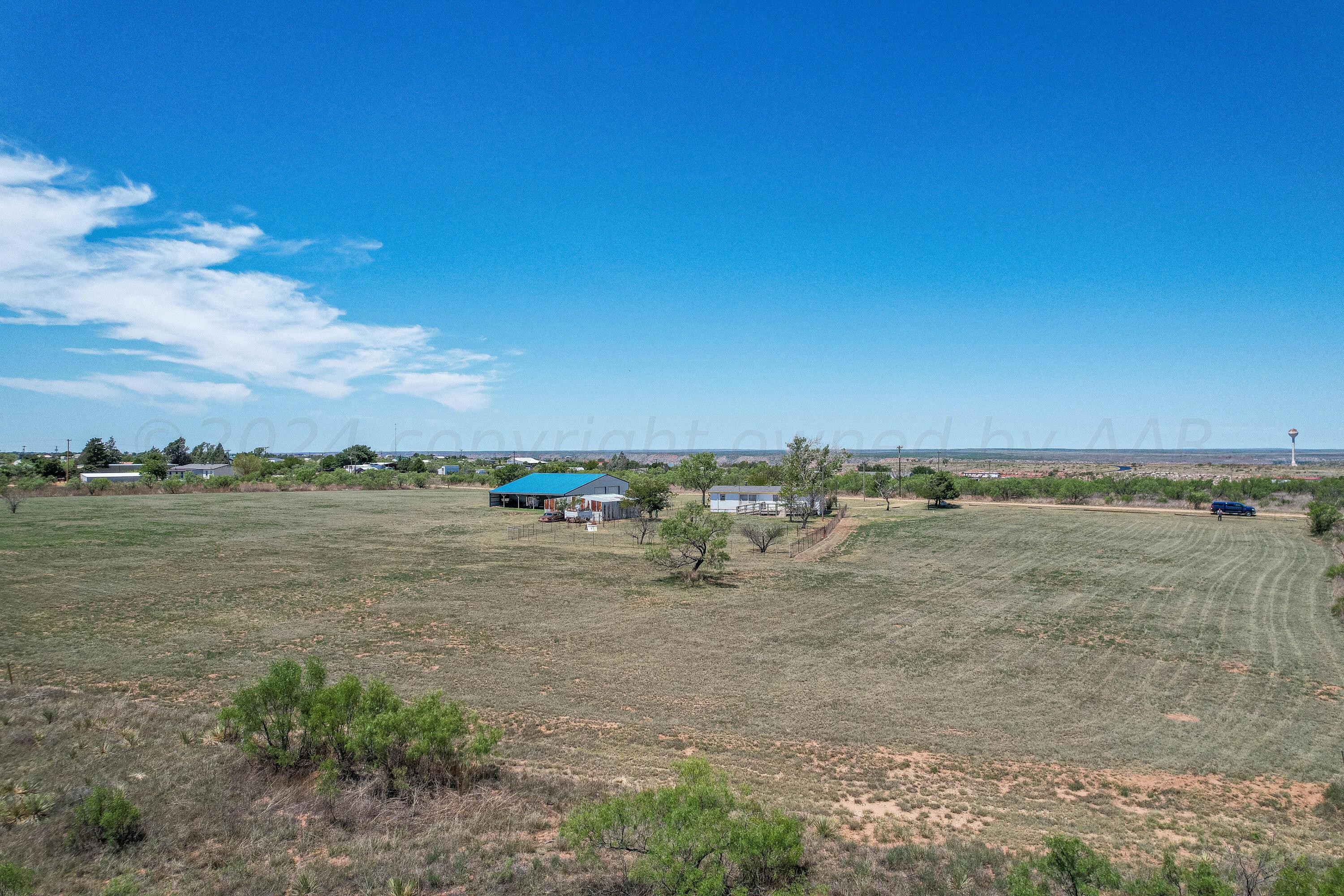 9750 Amarillo Road Fritch, TX 79036 - Photo 4 of 48 img (4 of 49)