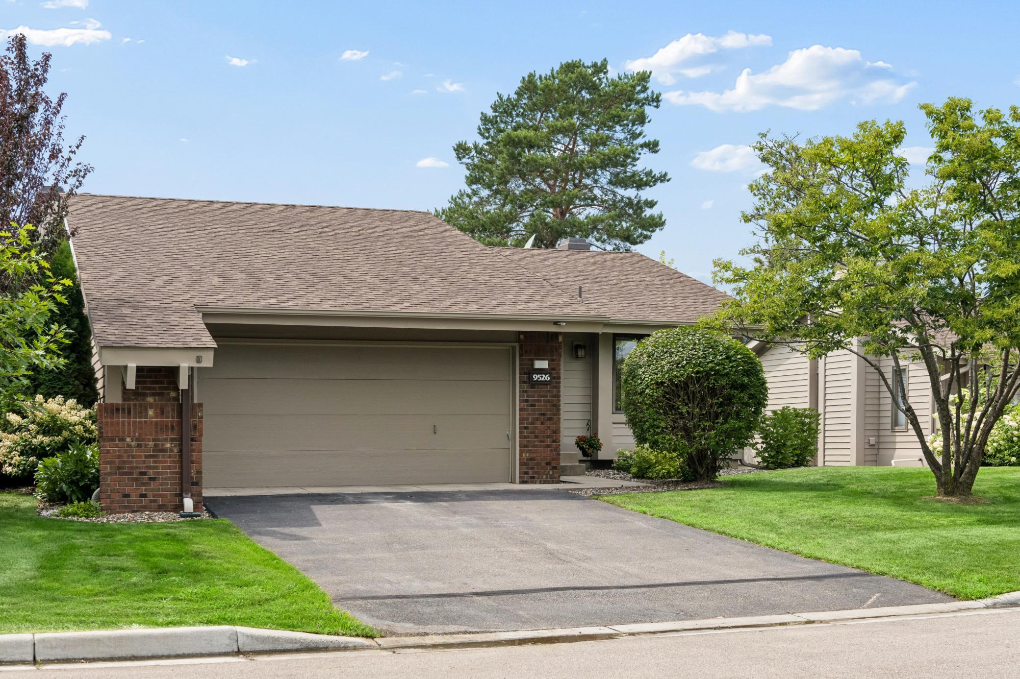 9526 Woodbridge Road Bloomington, MN 55438 - Photo 3 of 45 Gallery Image 3