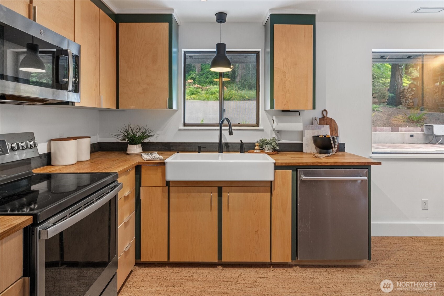 22914 2nd Avenue Southeast Bothell, WA 98021 - Photo 12 of 40 Gallery Image 12
