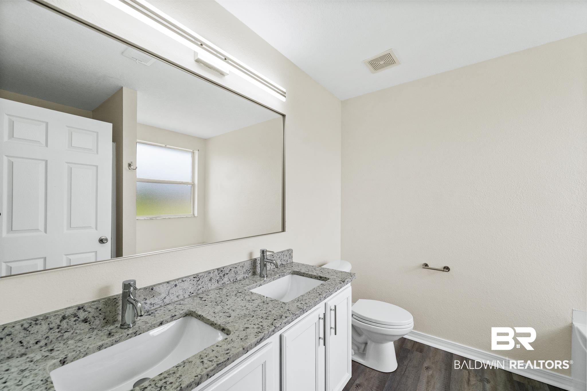 235 Woodsong Drive Foley, AL 36535 - Photo 14 of 25 Primary bath