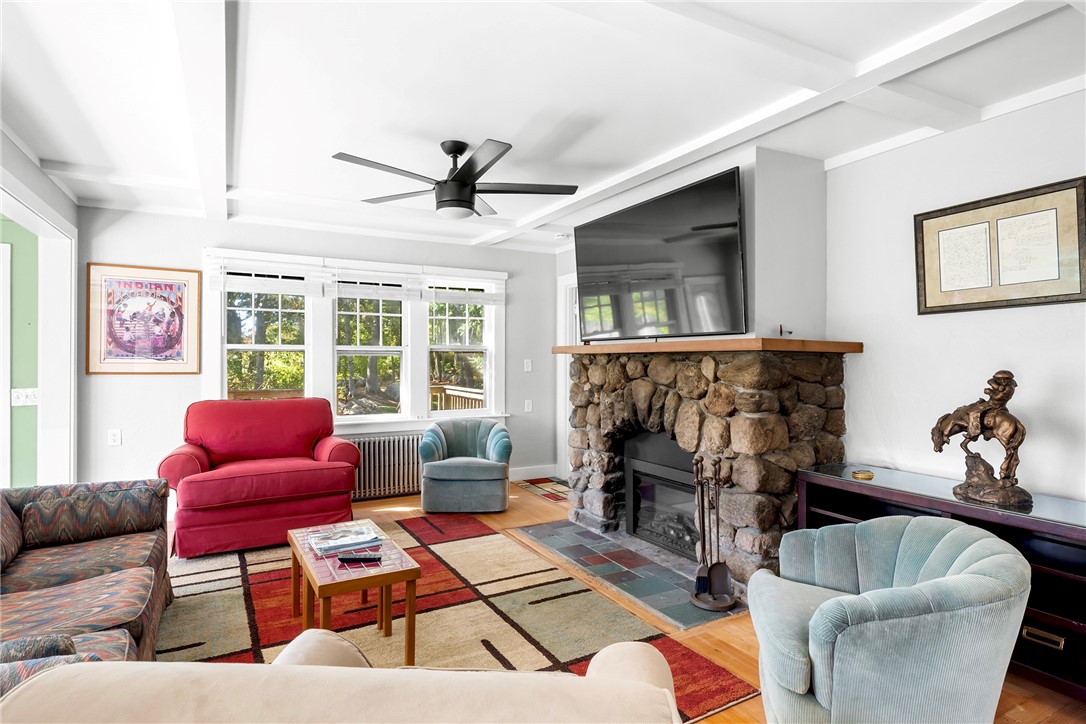 346 Post Road Westerly, RI 02891 - Photo 11 of 32