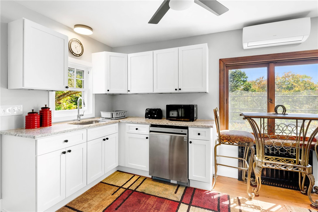 346 Post Road Westerly, RI 02891 - Photo 16 of 32