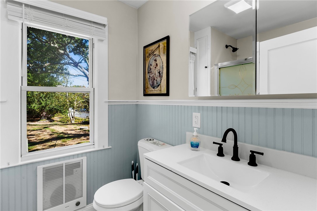 346 Post Road Westerly, RI 02891 - Photo 19 of 32