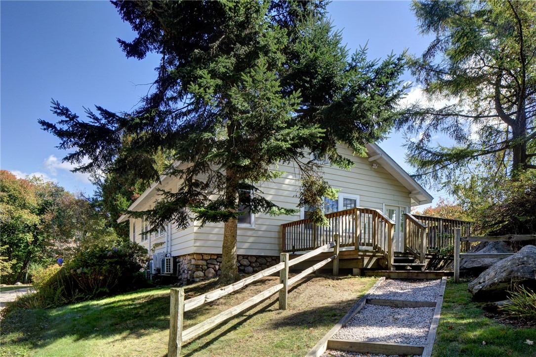 346 Post Road Westerly, RI 02891 - Photo 6 of 32