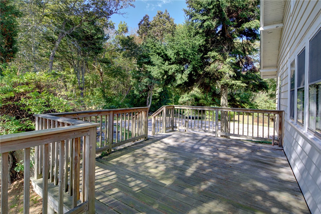 346 Post Road Westerly, RI 02891 - Photo 8 of 32