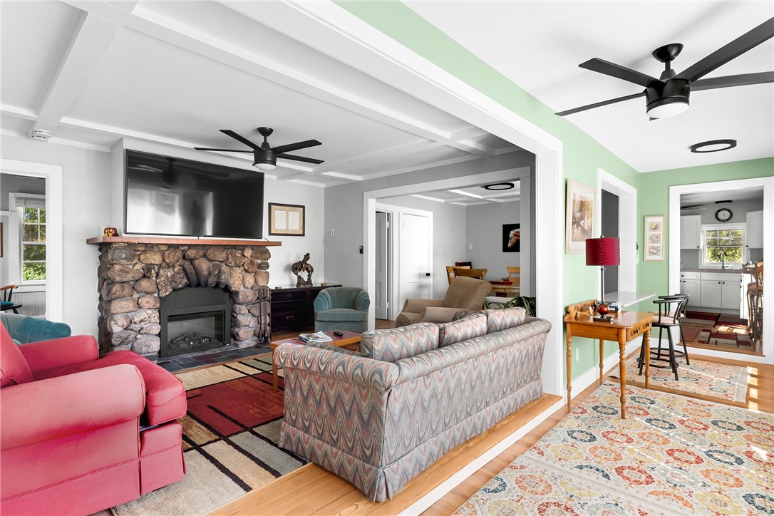 346 Post Road Westerly, RI 02891 - Photo 9 of 32