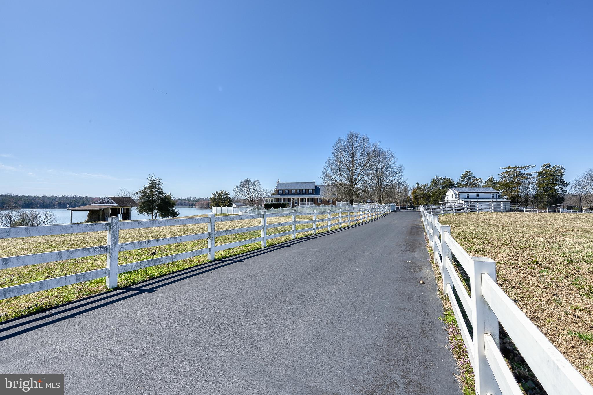 5900 Woodberry Farm Road Orange, VA 22960 - Photo 4 of 99 Driveway