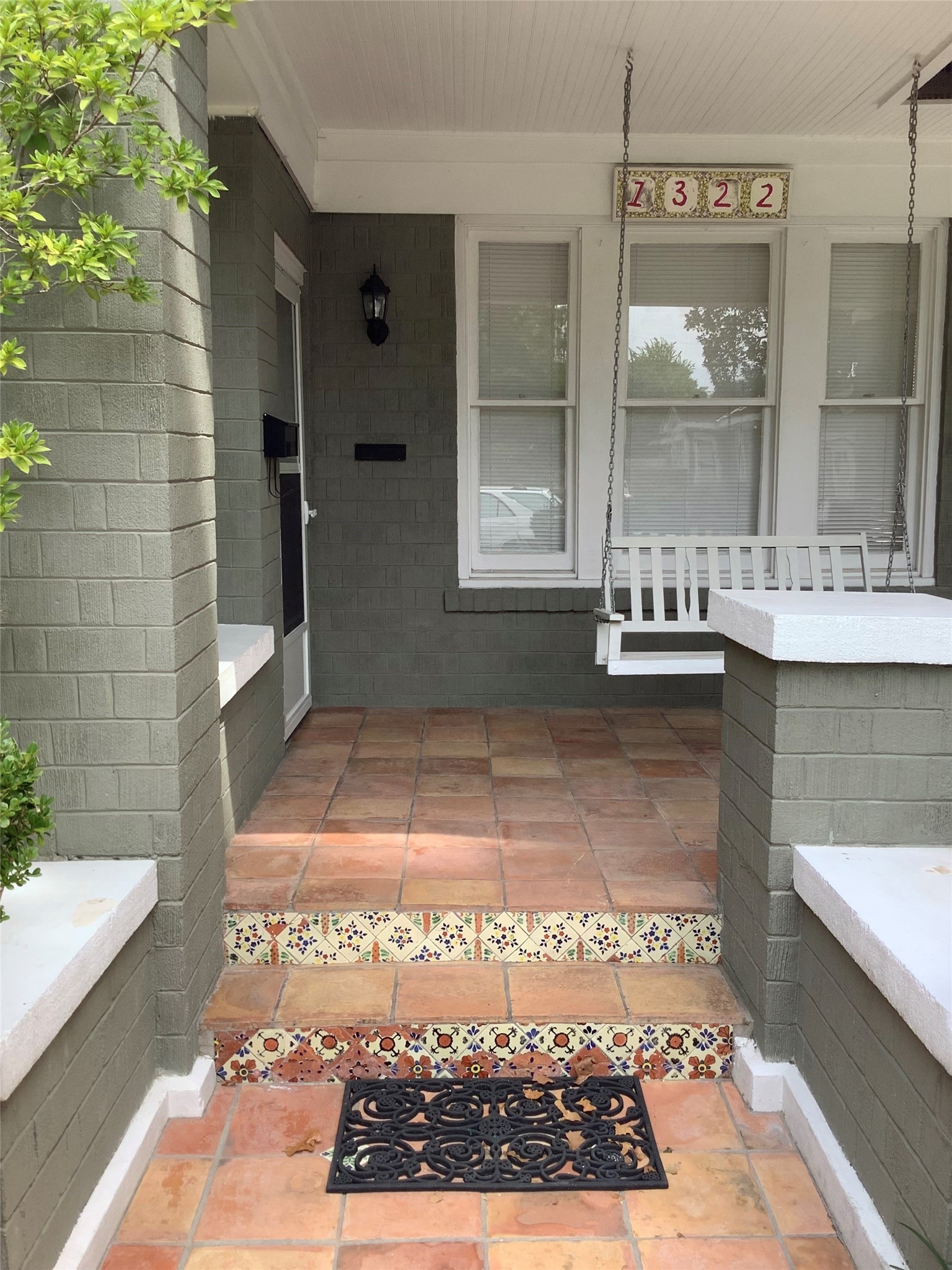 1322 Harvard Street Houston, TX 77008 - Photo 3 of 19 Nice walkway up to the front door and porch.