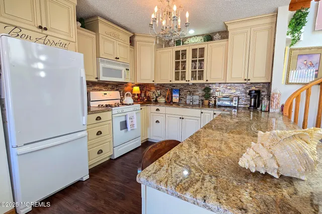 a view of front door with hallway