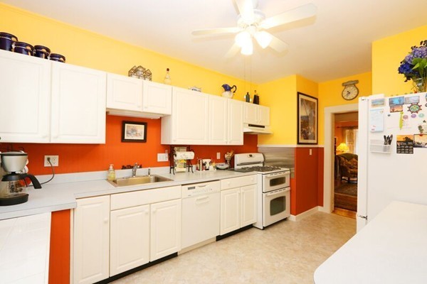 83-85 Warwick Road Newton, MA 02465 - Photo 6 of 29