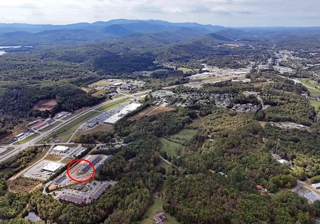 $259,900 | 51 Grove Loop, Blue Ridge, GA 30513