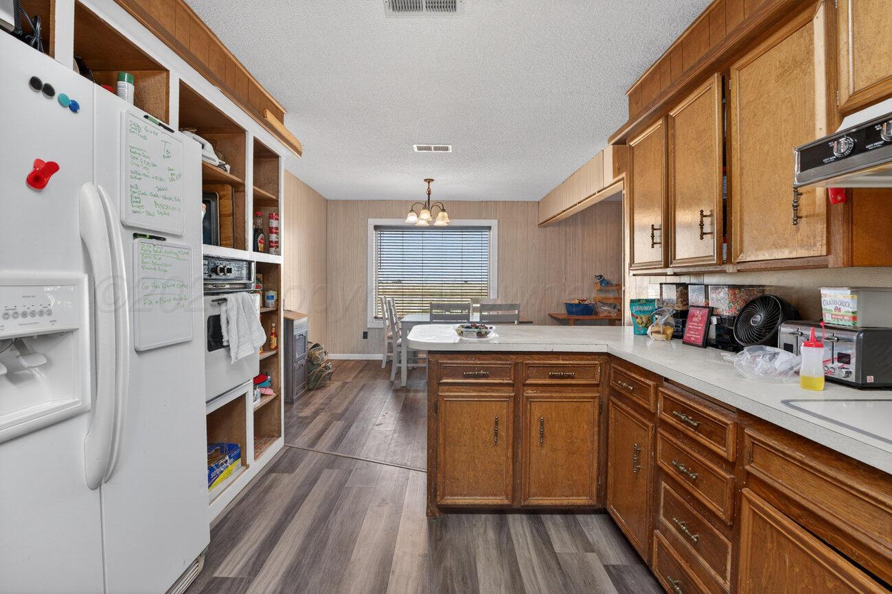 693 County Road 24 Muleshoe, TX 79347 - Photo 17 of 98 Kitchen