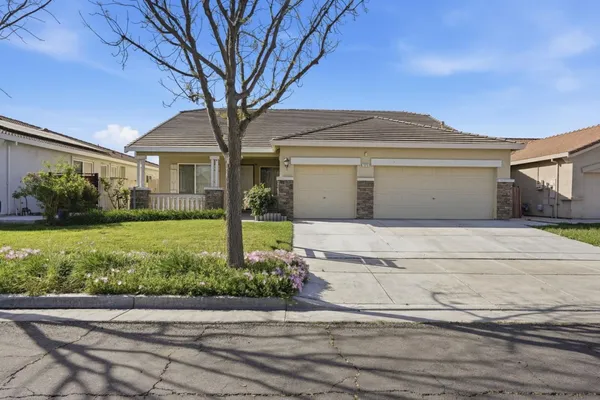 $388,888 | 2076 Venezia Street, Los Banos, CA 93635