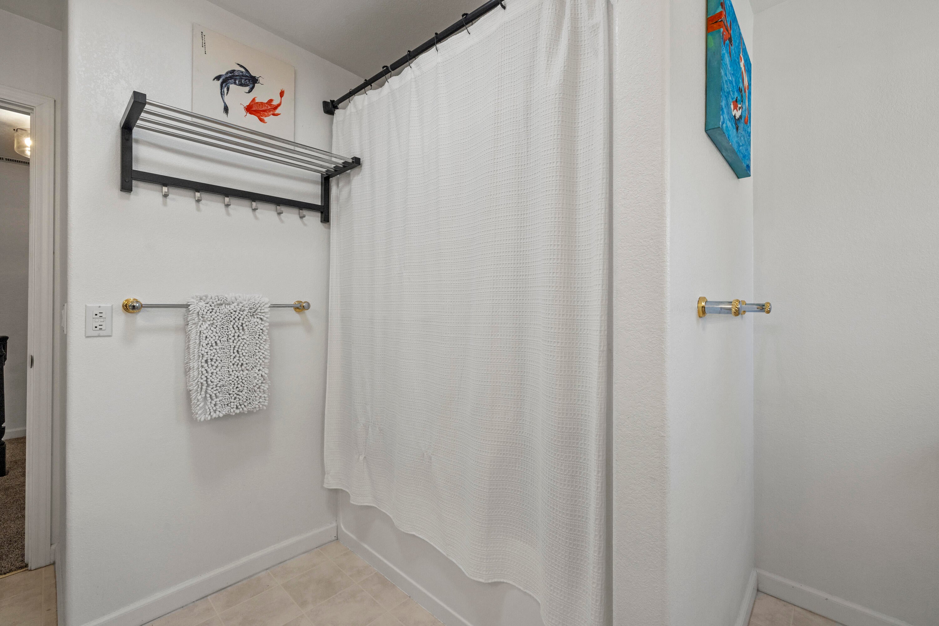 3808 Old Fort Road Klamath Falls, OR 97601 - Photo 58 of 120 upstairs bath