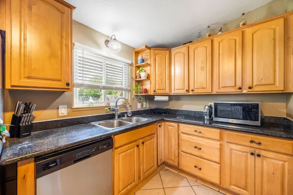 $390,000 | 3729 Milton Way, North Highlands, CA 95660