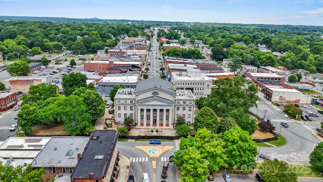 $369,990 | 1065 Hallman Br Lane, Lincolnton, NC 28092