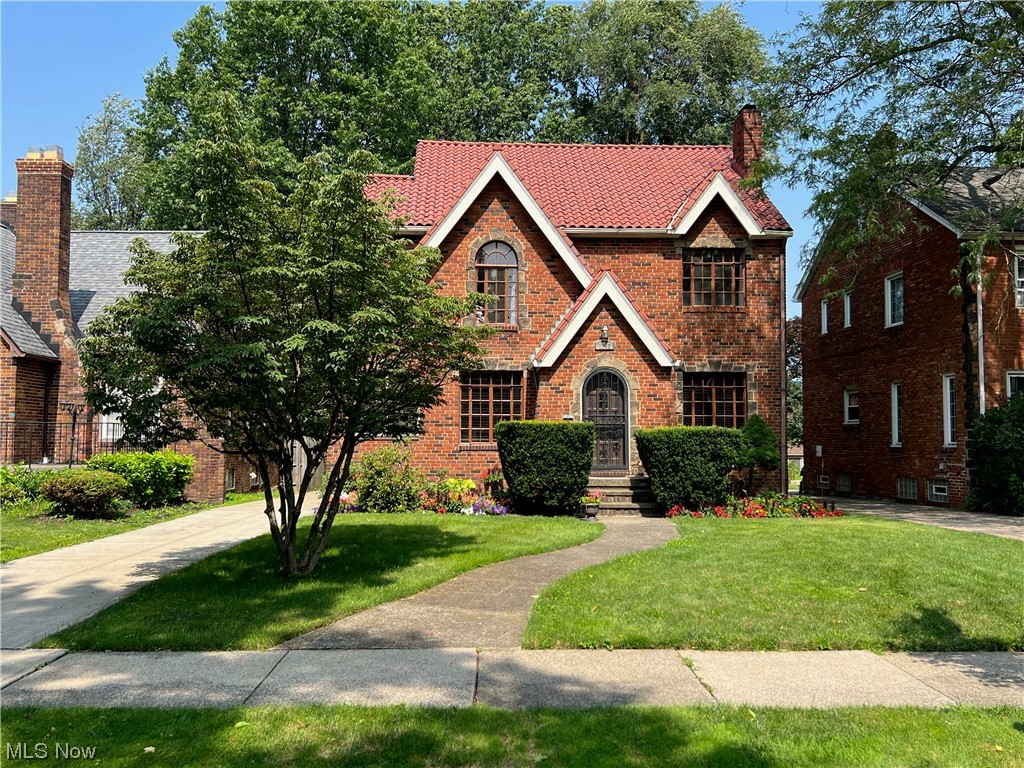 1242 Castleton