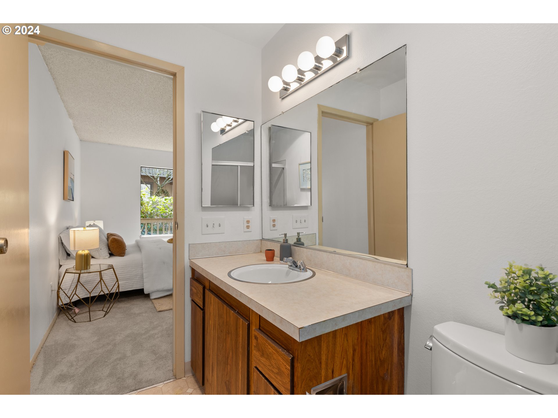 7540 Southwest Barnes Road Portland, OR 97225 - Photo 18 of 20 Gallery Image 18