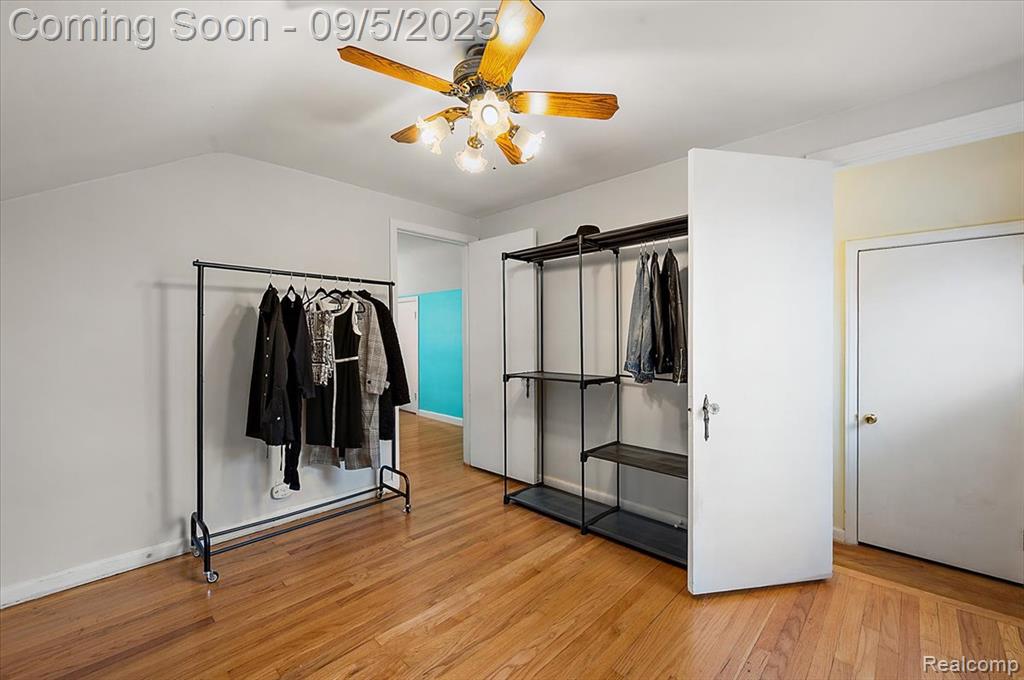 2151 Hawthorne Road Grosse Pointe Woods, MI 48236 - Photo 24 of 38