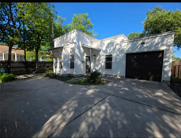 $2,975 | 3806 Manchaca Road, Unit C, Austin, TX 78704