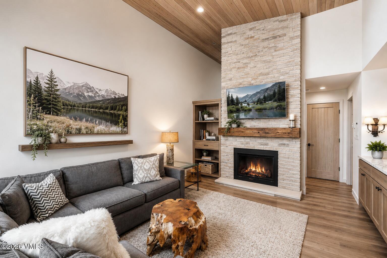 4770 Big Horn Road, Unit H4 Vail, CO 81657 - Photo 2 of 38 Living Room