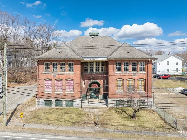 $830,000 | 40 Pecks Road, Pittsfield, MA 01201