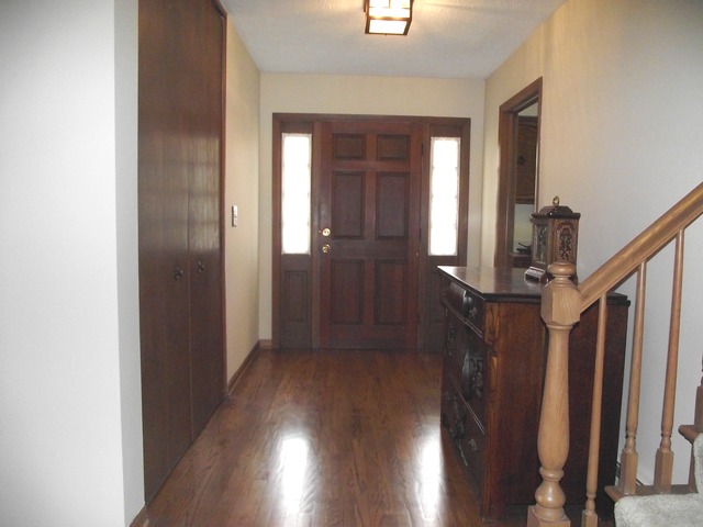 528 Berriedale Drive Cary, IL 60013 - Photo 3 of 25