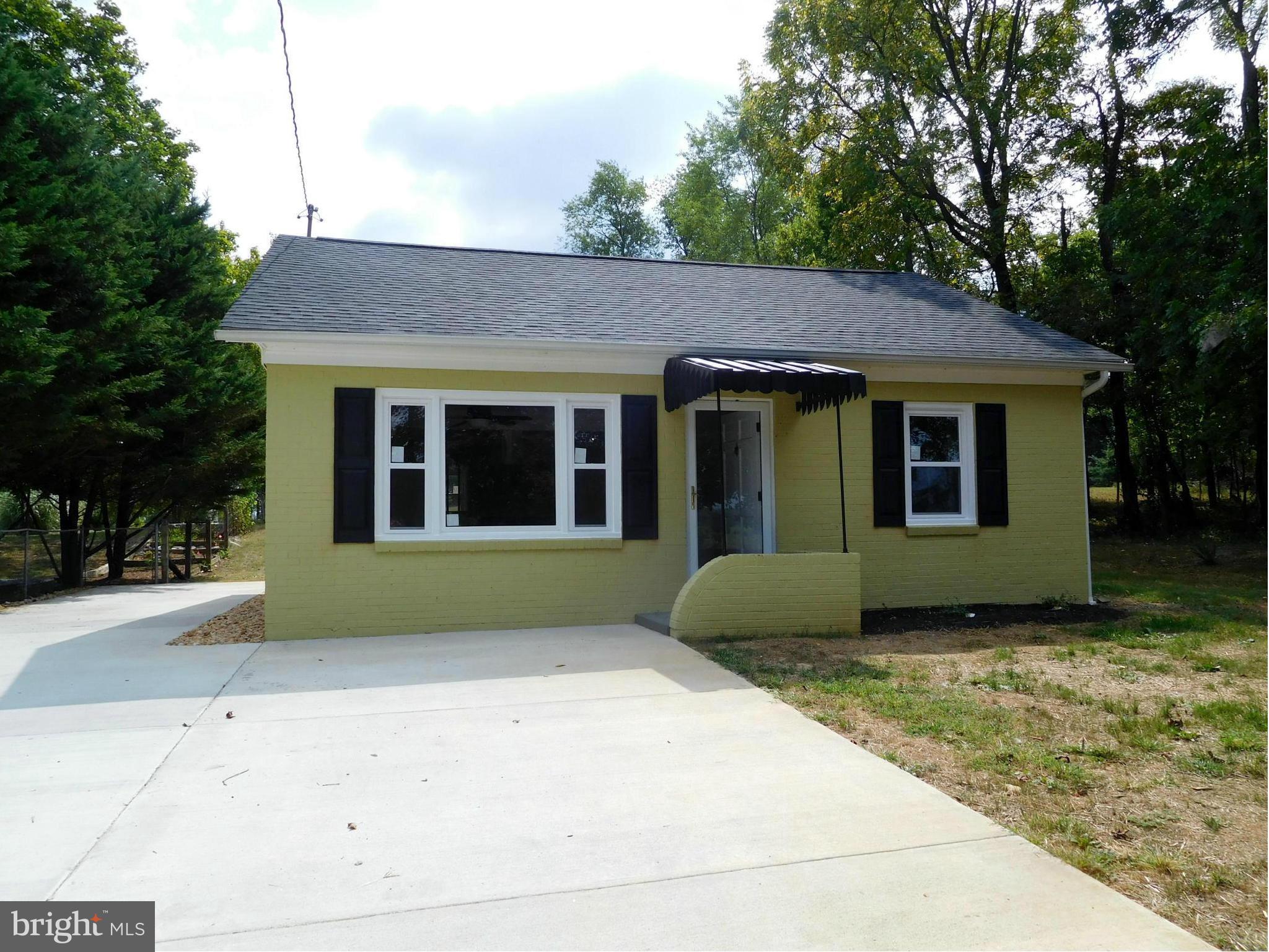 237 Gun Barrel Road White Post, VA 22663 - Photo 10 of 30 Exterior (Front)