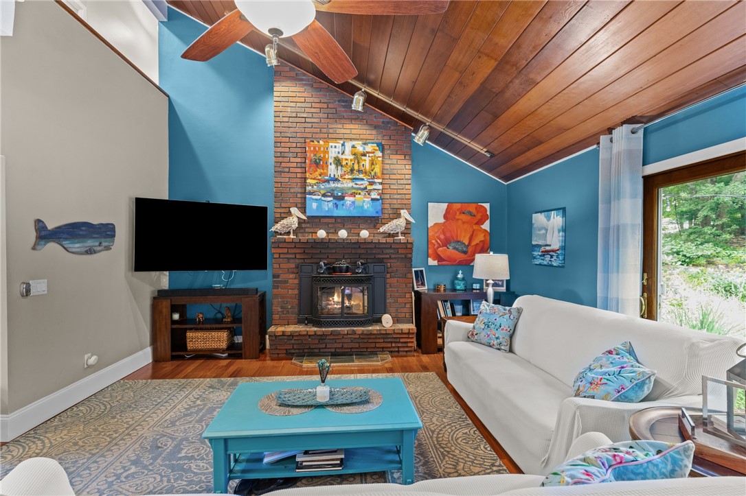 24 Valleybrook Drive Warwick, RI 02818 - Photo 11 of 50