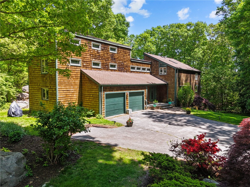 24 Valleybrook Drive Warwick, RI 02818 - Photo 2 of 50