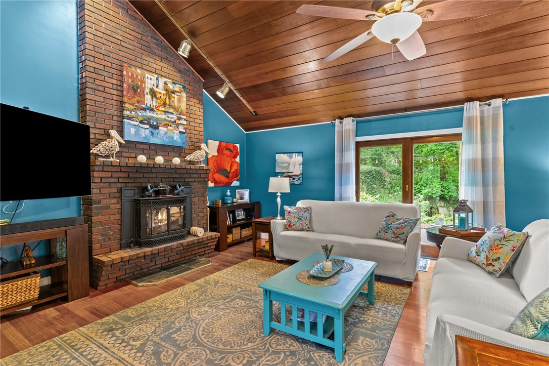 24 Valleybrook Drive Warwick, RI 02818 - Photo 9 of 50