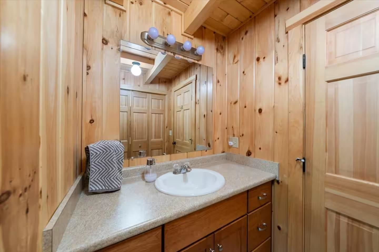 4 Boyle Street Lincoln, NH 03251 - Photo 33 of 58