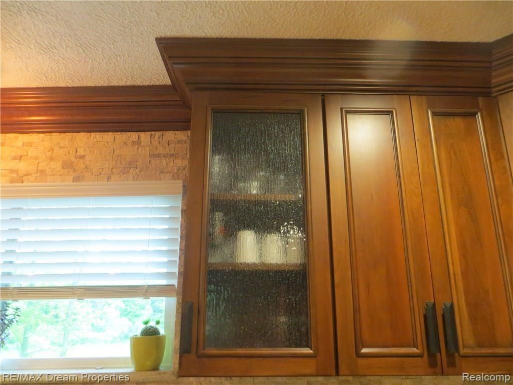 7095 Colonial Way Howell, MI 48855 - Photo 13 of 61 037.JPG