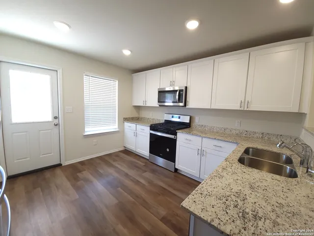 $1,995 | 11418 Long Rider, San Antonio, TX 78254