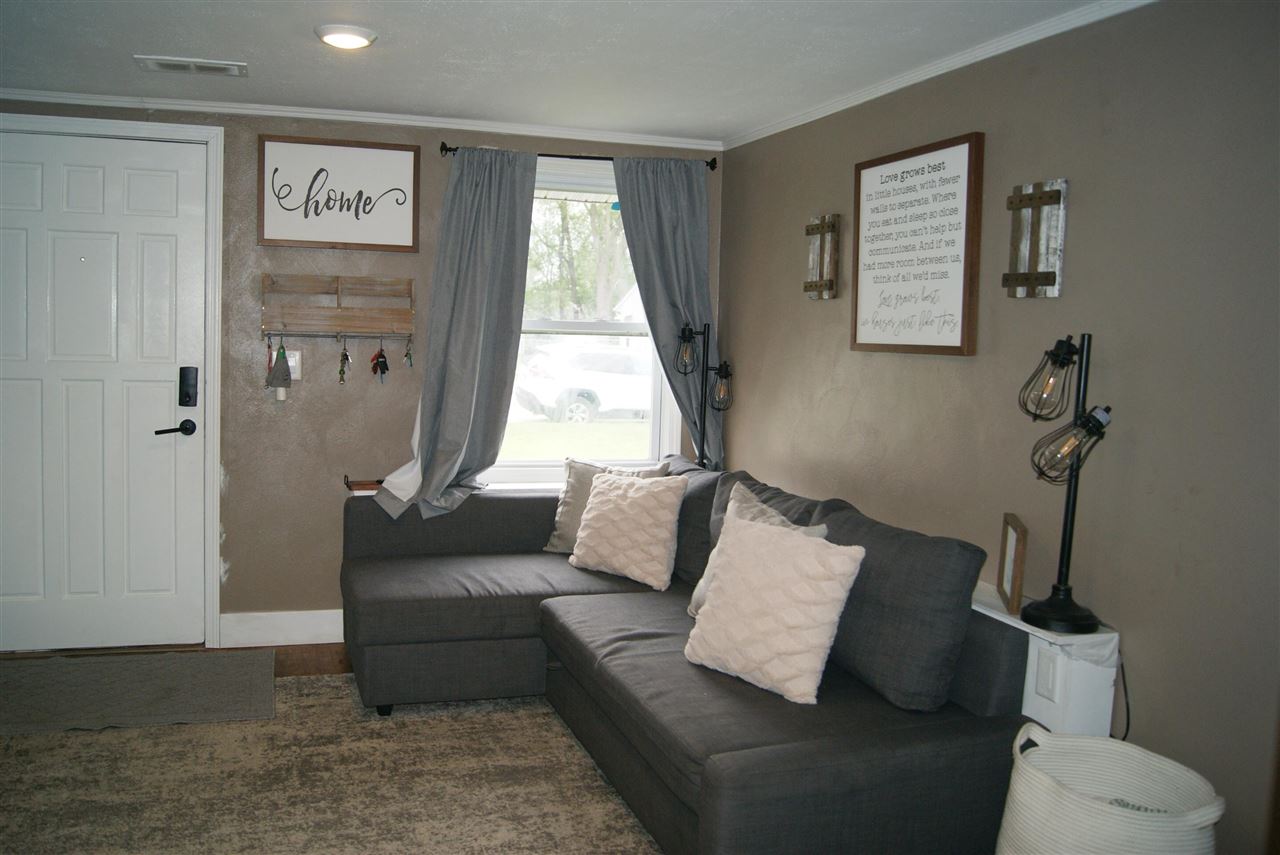 320 Belteberg Road Loves Park, IL 61111 - Photo 4 of 19 Gallery Image 4