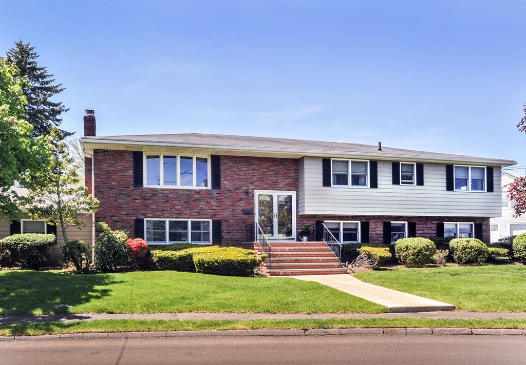 80 Bower Road Braintree, MA 02184 - Photo 2 of 30 Gallery Image 2
