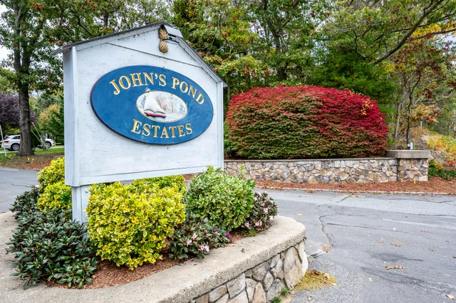 a sign that is on the side of a building