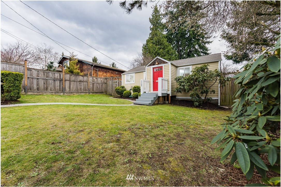 1709 Southwest Webster Street Seattle, WA 98106 - Photo 3 of 18 Gallery Image 3